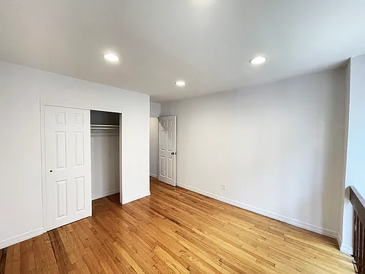 Rented by SERHANT. | media 11