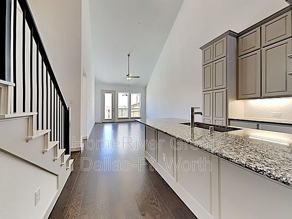 5th image of 109 Claire Dr