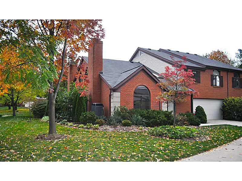 9257 Golden Leaf Way photo 1