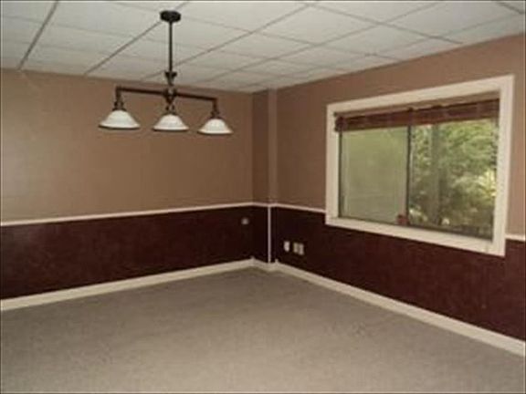 5th image of 275 Derby Dr