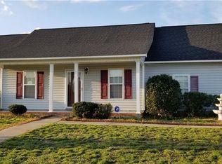 3662 Pioneer Dr, Hope Mills, NC 28348