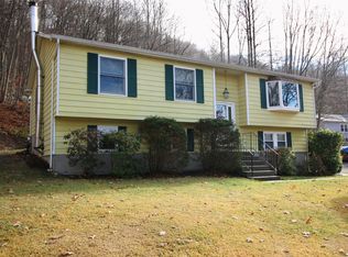 43 Boswell Rd, Putnam Valley, NY 10579