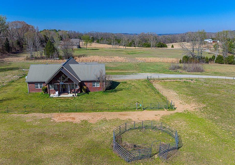 1st image of 848 Sandy Ford Rd