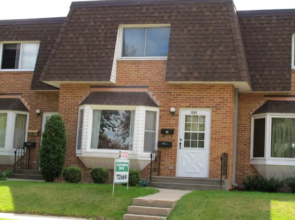 1609 Library Cir, Grand Forks, ND 58201