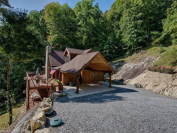 3rd image of 133 Montana Stone Trl