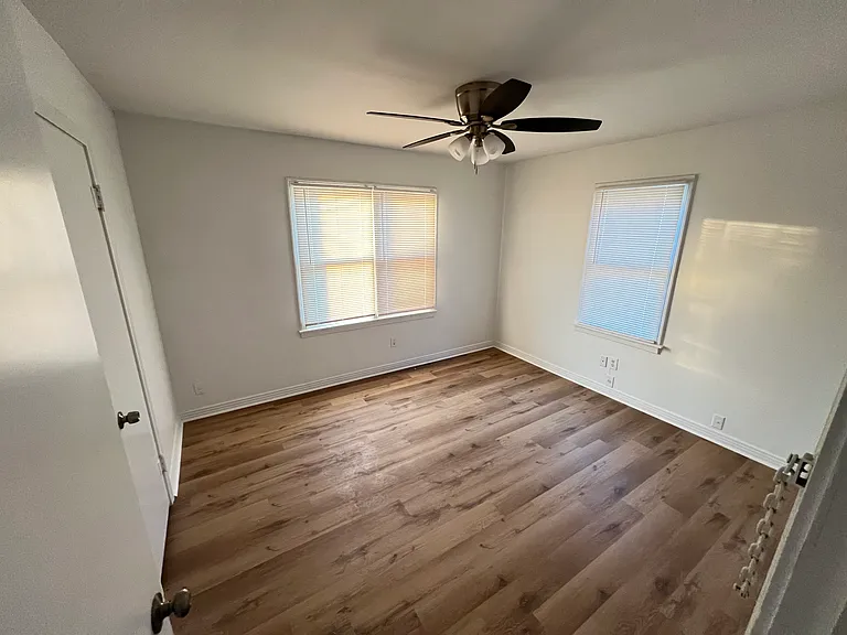 5709 Lawrence Blvd — Photo 4