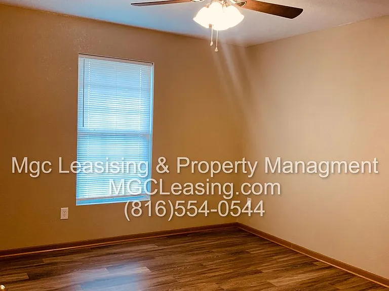 204-206 NW Parker Dr — Photo 8