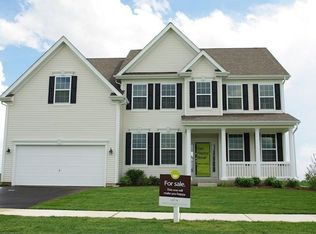 672 Ridgeview Ln, Sugar Grove, IL 60554