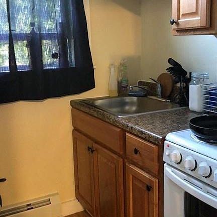 3rd image of 59 Vine St APT 6