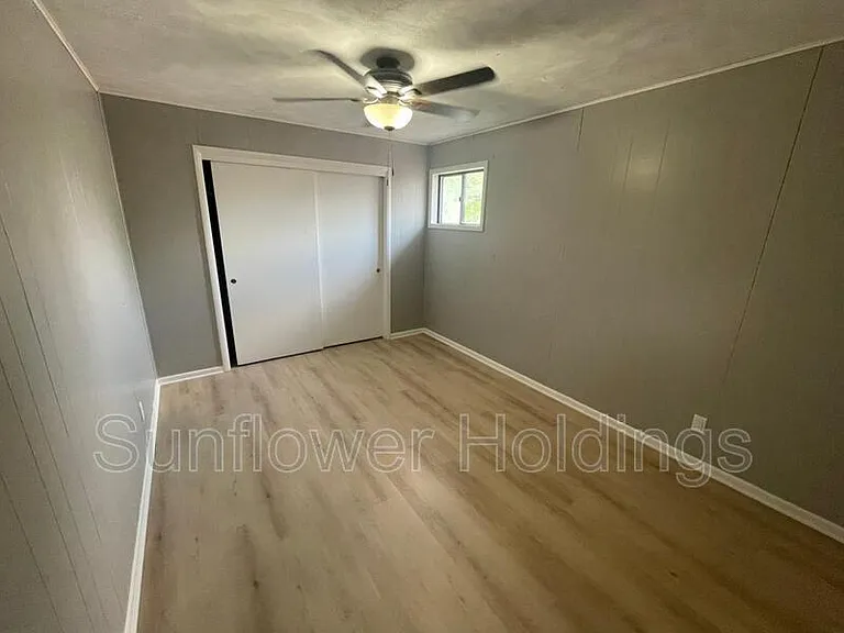 822 E Vine St #4 — Photo 6