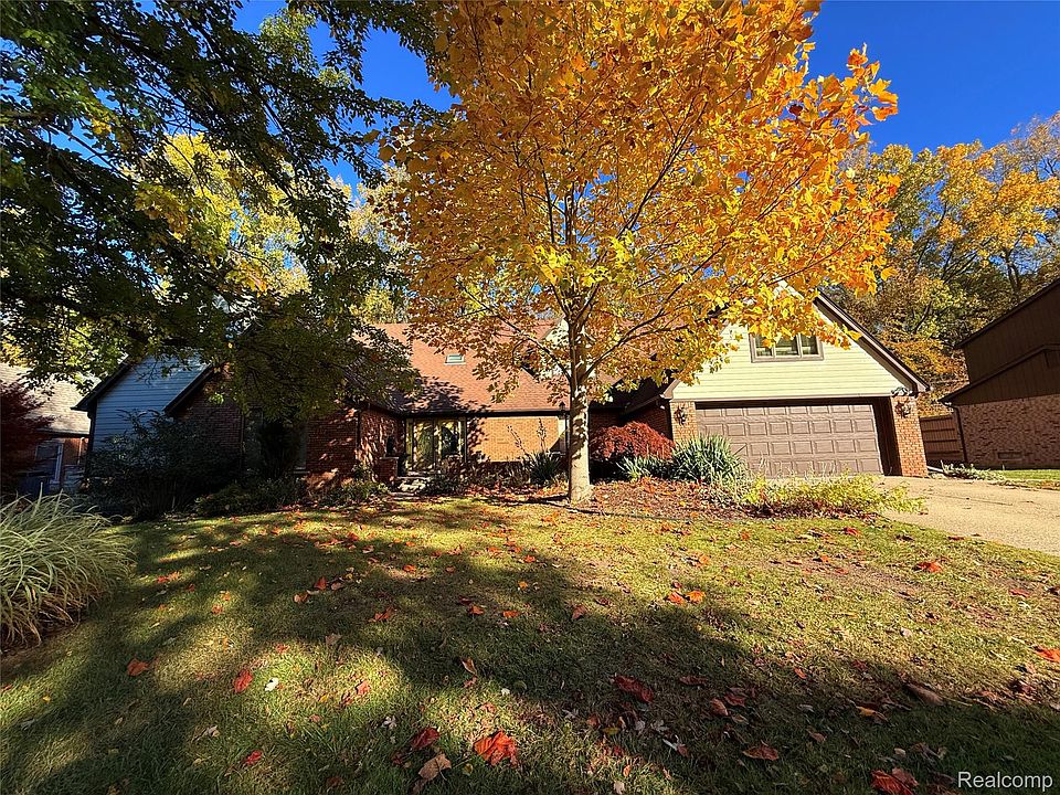 1st image of 19939 S Riverhill Dr