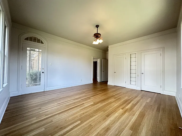 1902 Broadway St — Photo 27