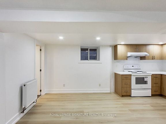 4th image of 896 Bathurst St #Basement