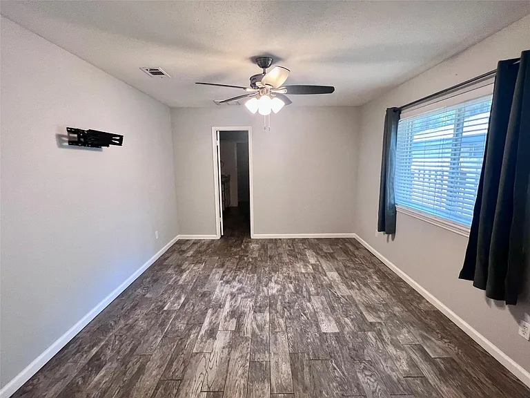 9 N Deerfoot Cir — Photo 8