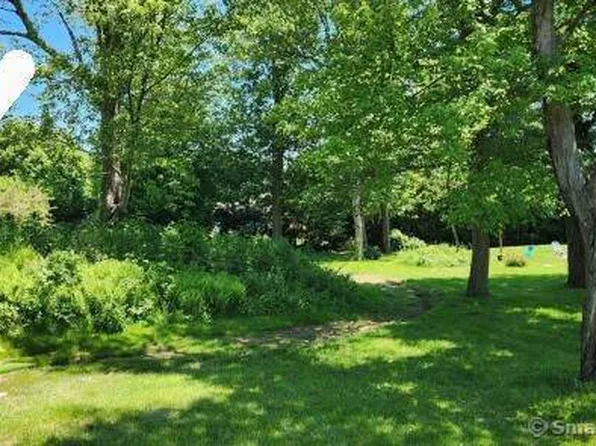 White Oak Lane, Wolcott, CT 06716