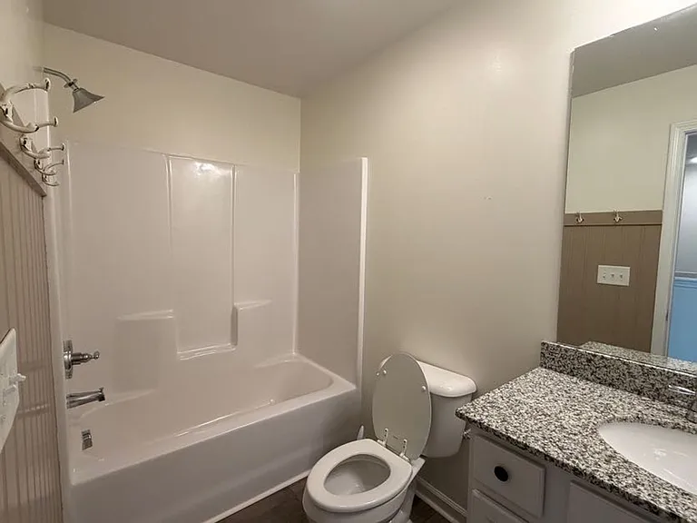 1097 Sapphire Dr — Photo 27