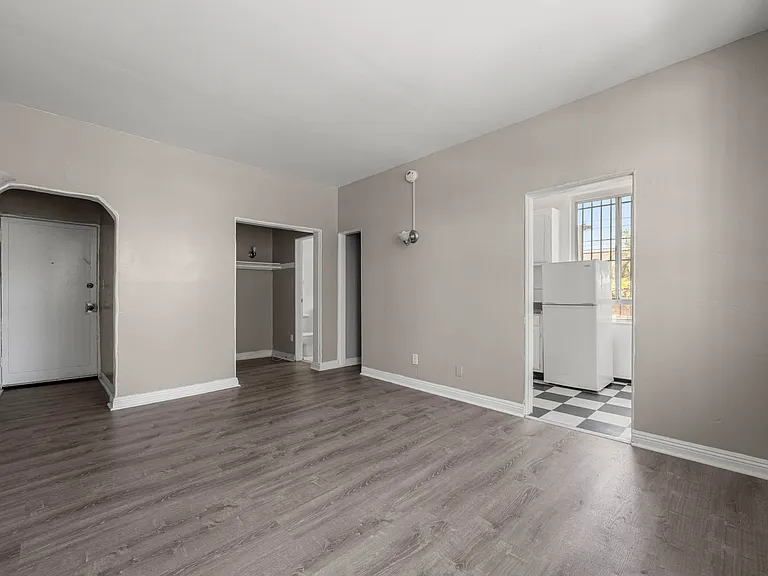 1610 N Normandie Ave — Photo 12