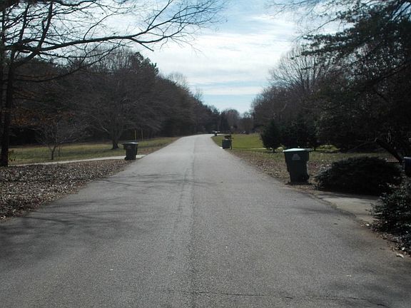 4th image of 410 Bob White Run