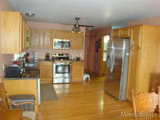 5th image of 36645 N Pointe Dr