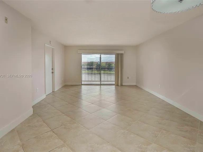850 SW 138th Ave #409D — Photo 8