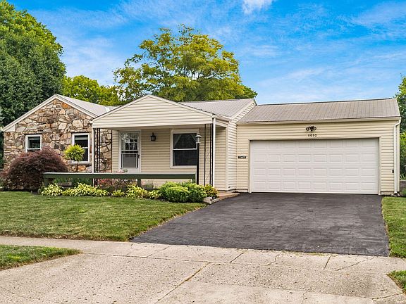 3rd image of 5950 Ambleside Dr