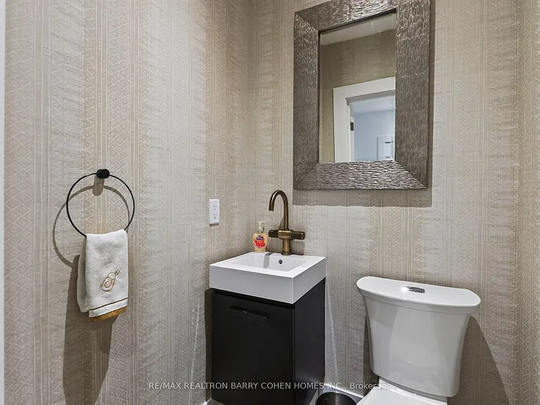 43 Helena Ave — Photo 15