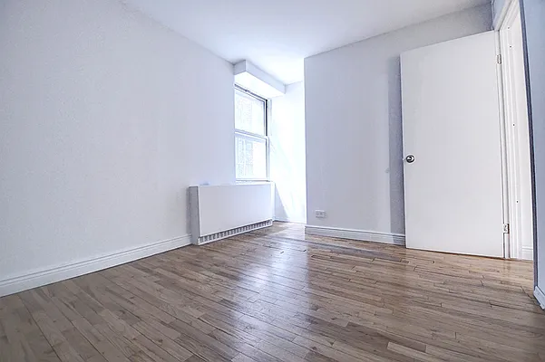 Rented by Urbane Brokerage | media 12