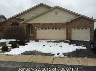 635 Clover Ln, University Park, IL