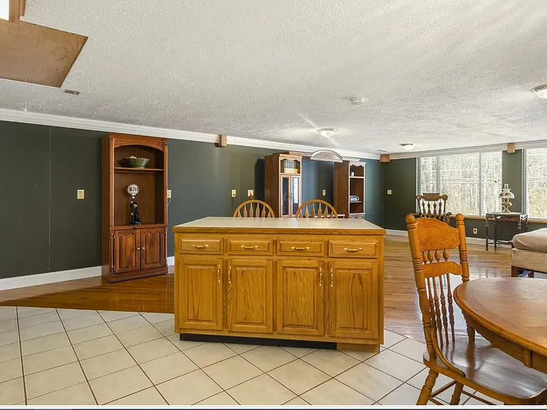 412 James St — Photo 15