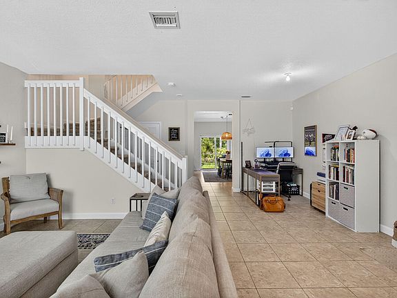 4th image of 4311 Maybelle Lane