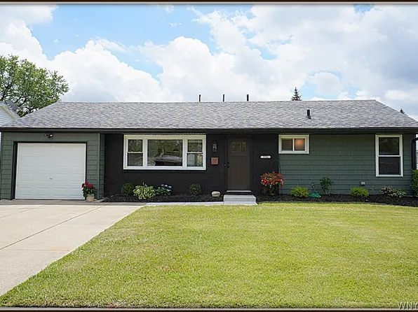 1733 Leah Dr, North Tonawanda, NY 14120