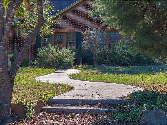 5th image of 2501 Southside Dr