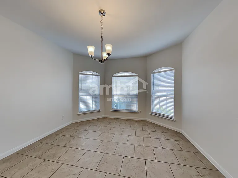 7913 Oxbow Way — Photo 6