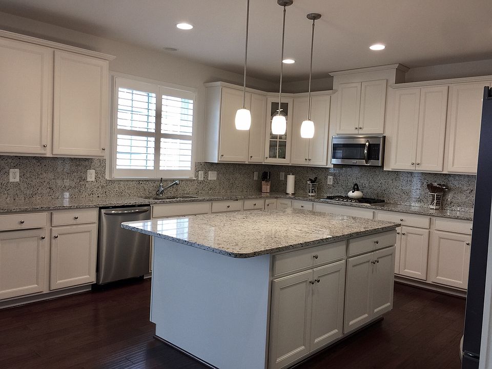 2nd image of 15146 Addison Ln