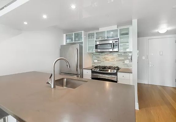 2nd image of 21-24 30th Ave #3DA