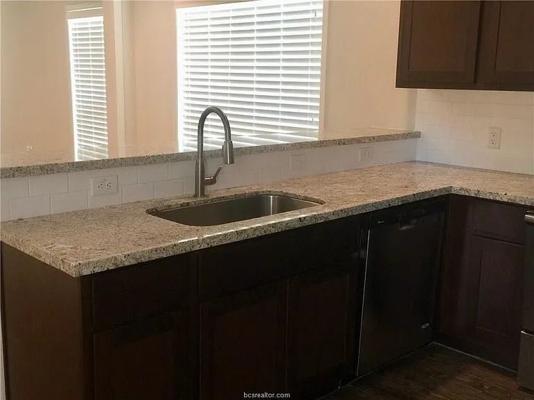 109 Ehlinger Dr — Photo 19