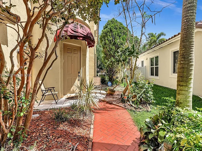 14044 SW 54th St — Photo 12