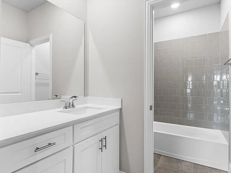 401 Parrino Pkwy — Photo 23