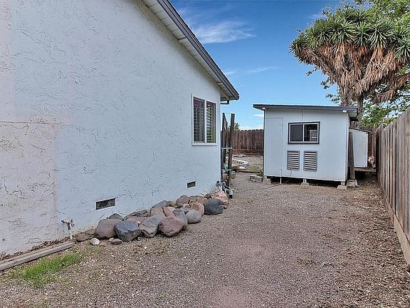 3rd image of 30 Los Altos Dr
