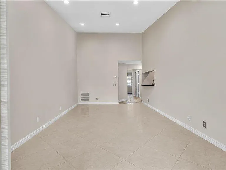 4991 SW 32nd Ave #4991 — Photo 12