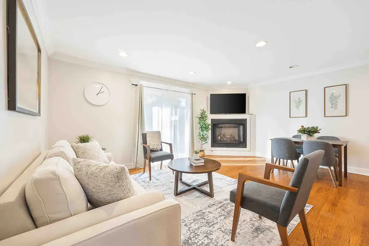 4 bed, 1400 sqft, $3,950 — Photo 4