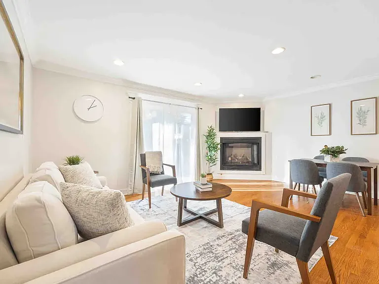 408 N Windsor Dr — Photo 4