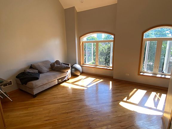 4th image of 3550 S Giles Ave Unit 4N