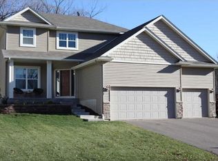 537 Grafton Ave N, Oakdale, MN 55128