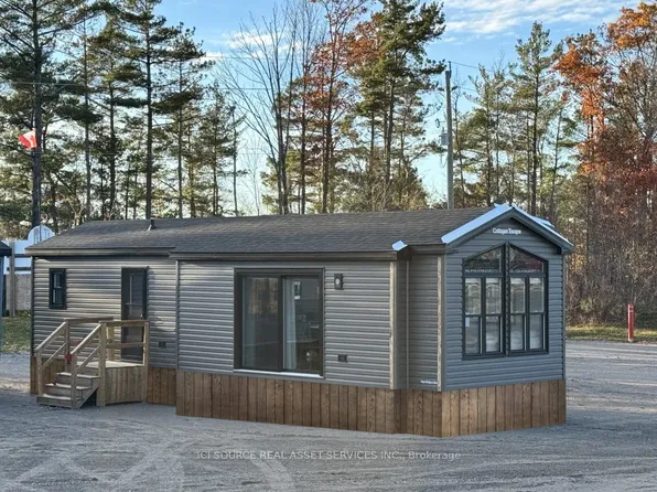1047 Bonnie Lake Camp Rd, Bracebridge, ON P1L 1W9