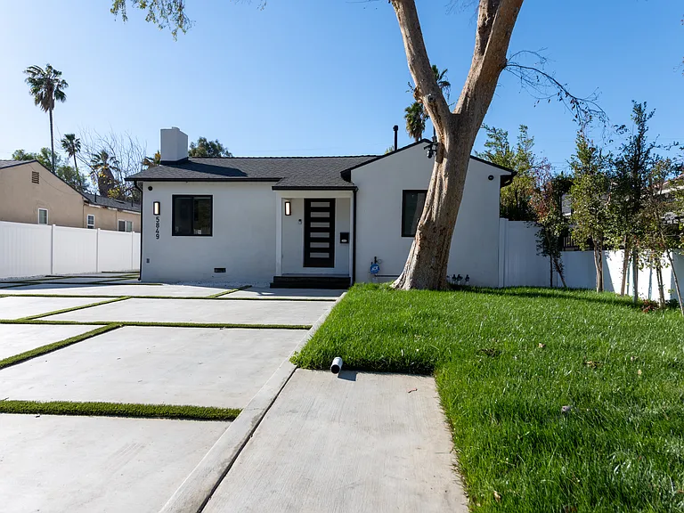 5849 Vesper Ave — Photo 27