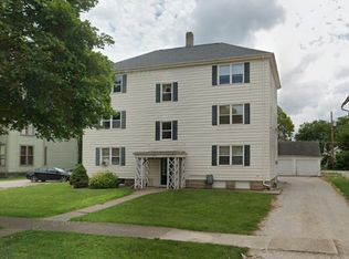 211 E Walnut St #2E, Fairbury, IL 61739