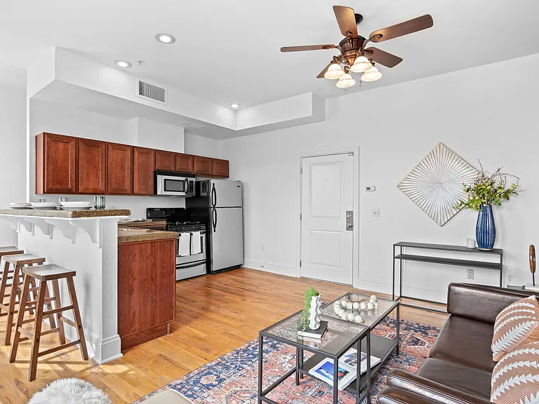 3211 N Zuni St #7 — Photo 14