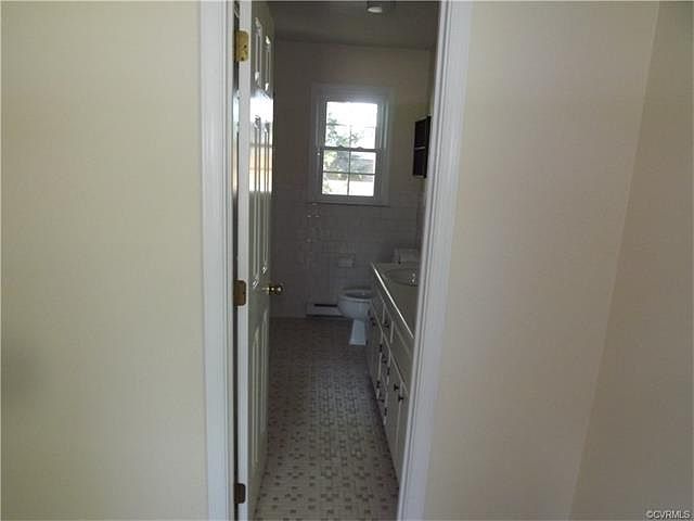 2nd image of 522 Heretick Ave