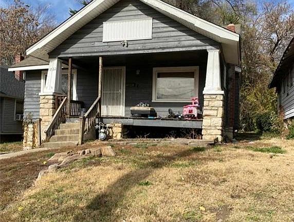 2nd image of 1822 E 68th St